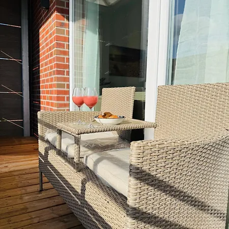 Familientraum 10min Zur Ostsee Und Nach Lübeck Zentrum Mit Parkplatz&balkon *