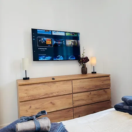 Familientraum 10min Zur Ostsee Und Nach Lübeck Zentrum Mit Parkplatz&balkon *